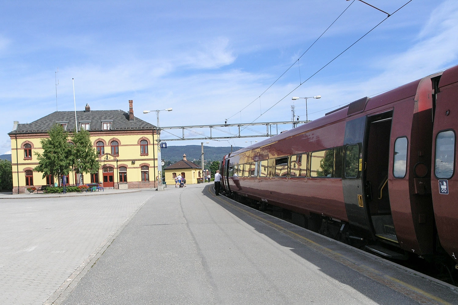 Buss til Bergen. Hønefoss stasjon.