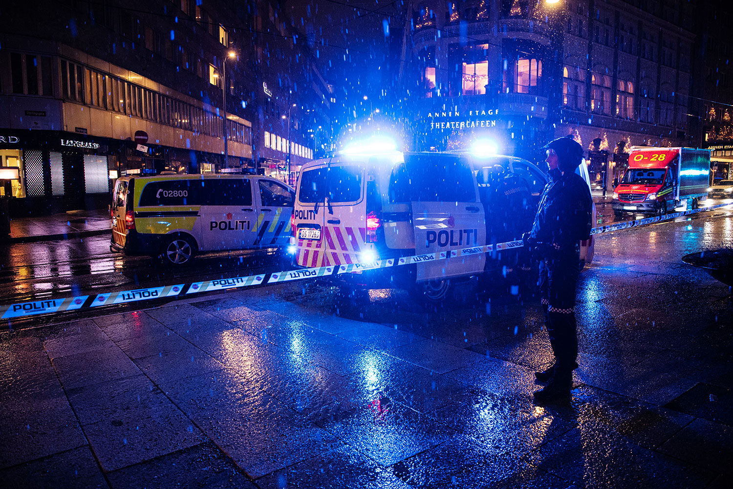 To personer ble alvorlig skadd i en skyteepisode i området Nationaltheateret Oslo sentrum natt til søndag. En person er pågret, og flere vil det bli, ifølge politiet. 