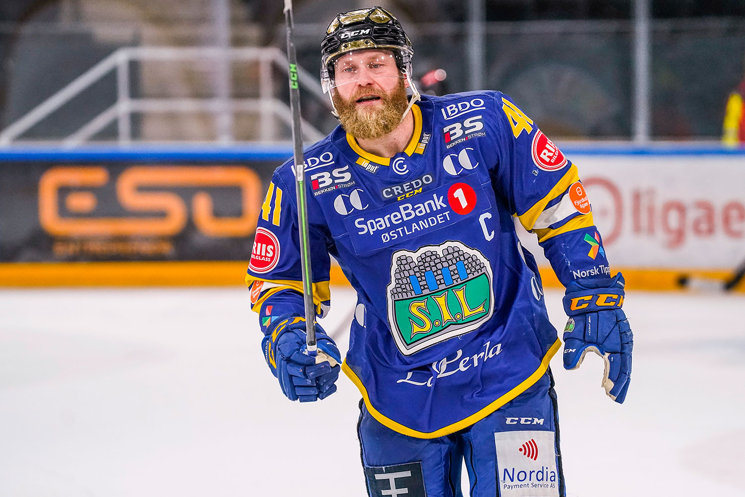Storhamar-kaptein Patrick Thoresen ledet laget sitt til 5-1-seier over Ringerike i eliteserien ishockey torsdag kveld. 