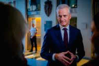 Statsminister Jonas Gahr Støre (Ap) er vilig til å komme SV i møte i forhandlinger om revidert strømstøtteordning.