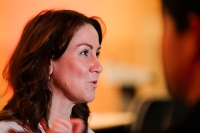 Ap- nestleder og statsråd Tonje Brenna forsvarer kun sosialhjelp som velferdsstatens «nødhjelp», sier en julekrisepakke ikke er rett lut mot matkøene.