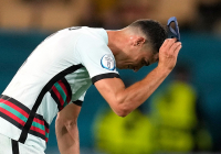 Cristiano Ronaldo og Portugal er utslått av EM, men troner på toppen av Instagrams rikingliste.