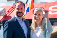 Kronprins Haakon, kronprinsesse Mette-Marit og prinsesse Ingrid Alexandra var forrige helg på Gotland i Sverige med den svenske kronprinsessefamilien.