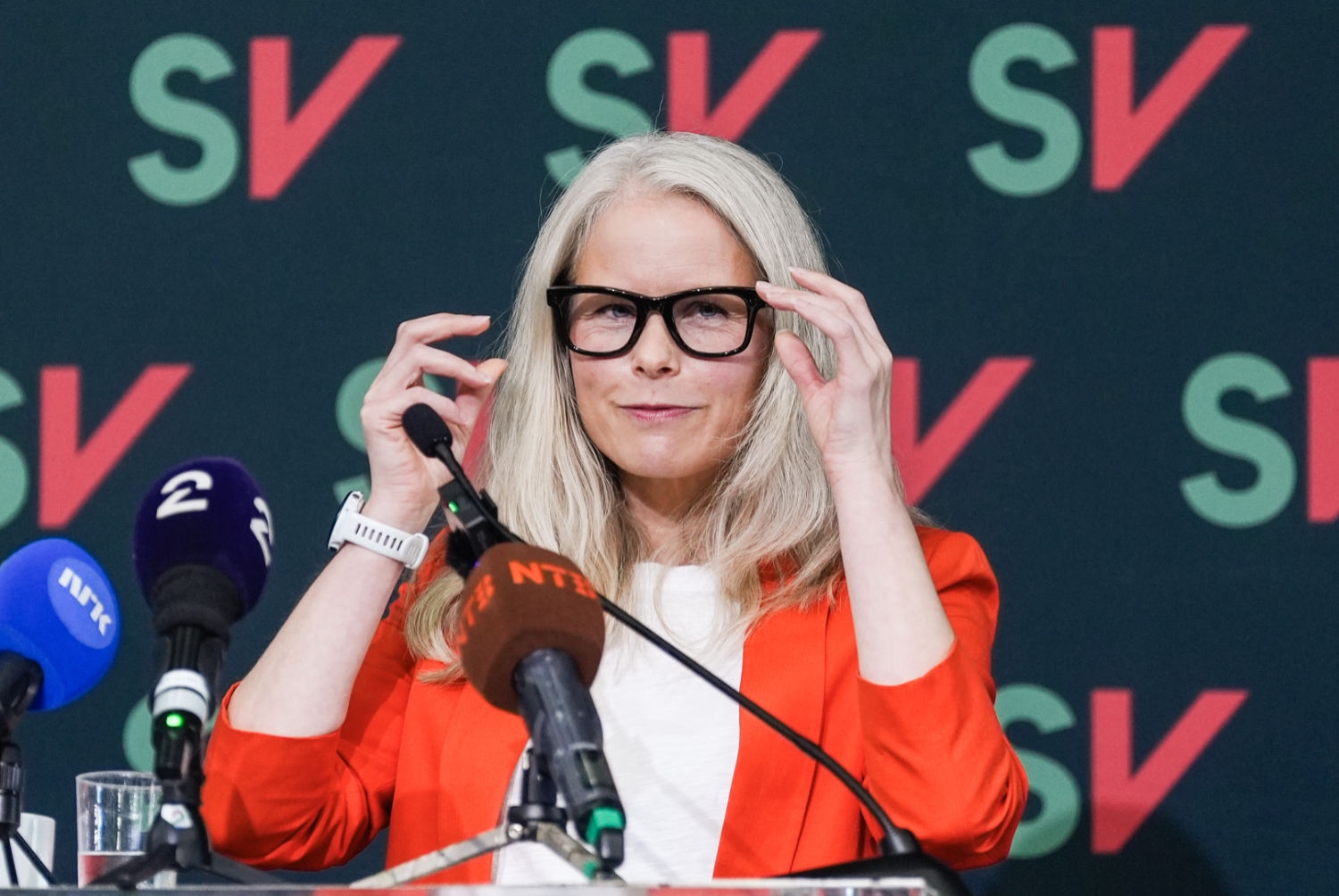 Regjeringen vil ha midlertidig forbud mot KI-briller på utvalgte steder