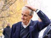 Statsminister Jonas Gahr Støre (Ap) (bildet) og finansminister Trygve Slagsvold Vedum (Sp) har gitt grønt lys til oppløsning av Viken, som består av de tidligere fylkene Akershus, Buskerud og Østfold.