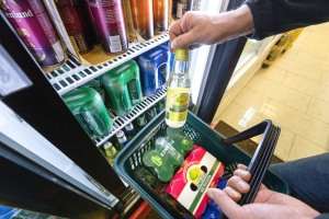 10. klassinger sier foreldrene sender med alkohol på fest