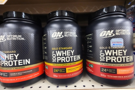 Myseprotein blir betydelig dyrere i år. Til glede for melkebøndene og osteprodusentene, og til fortvilelse for alle som vil bevare muskelmassen.