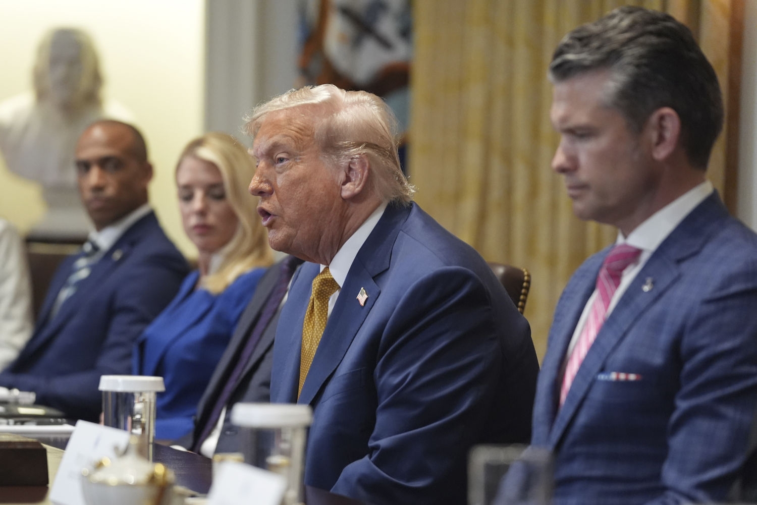 Trump varsler Russland-nyhet mandag