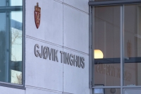 Mandag starter rettssaken mot en politimann som er tiltalt for å ha misbrukt sin stilling til blant annet å skaffe seg seksuell omgang med en informant.