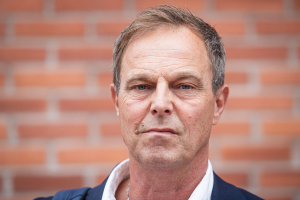 Advokat Geir Jesinsky er forsvarer for en av de fire som er siktet for drapet på Jonas Aarseth Henriksen. 