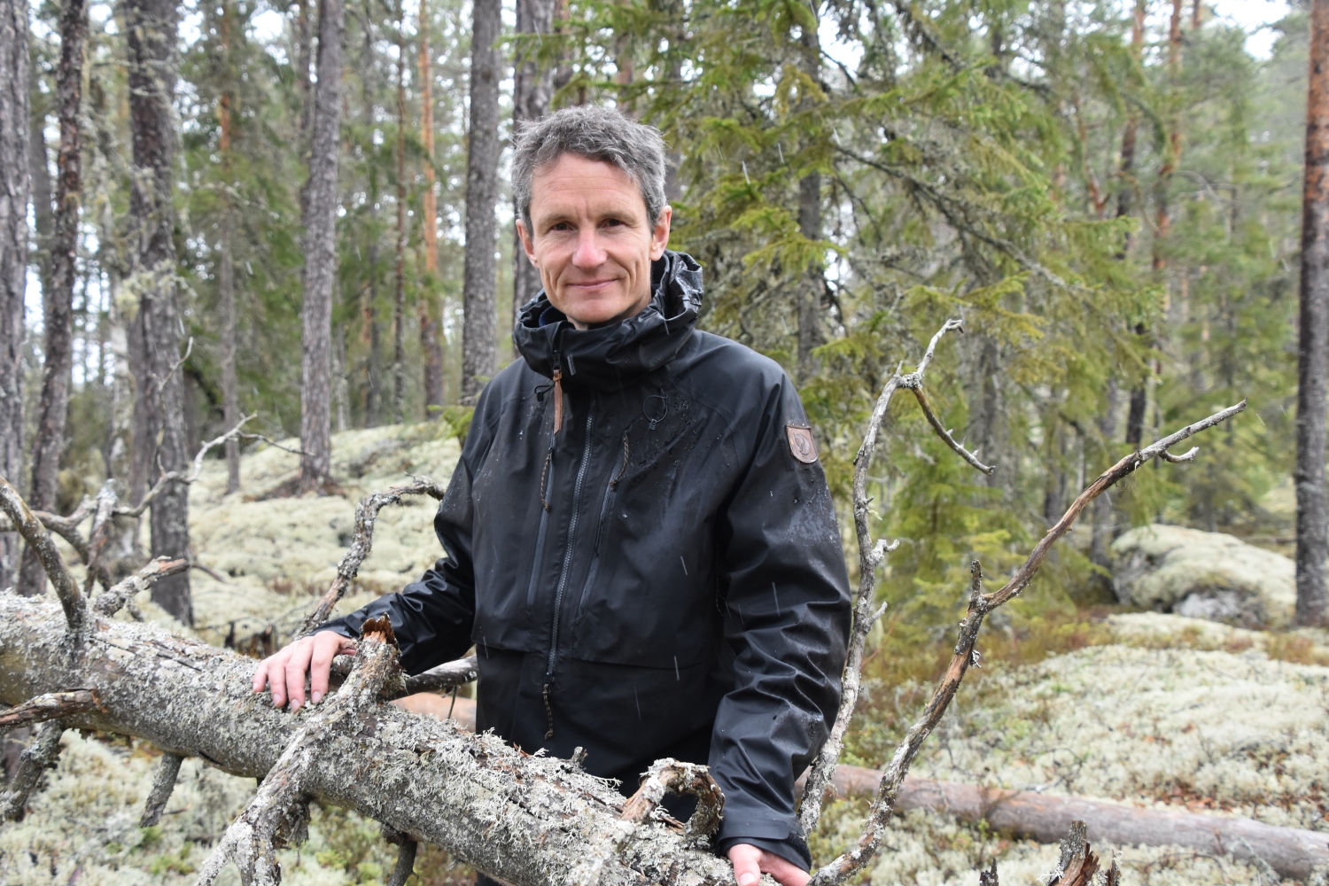 Truls Gulowsen, leder i Naturvernforbundet, reagerer kraftig på søksmålet mot forbundets medlem.