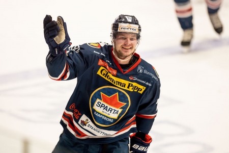 Magnus Nilsen scoret da Sparta slo Frisk Asker og klatret til 2.-plass i eliteserien ishockey.
