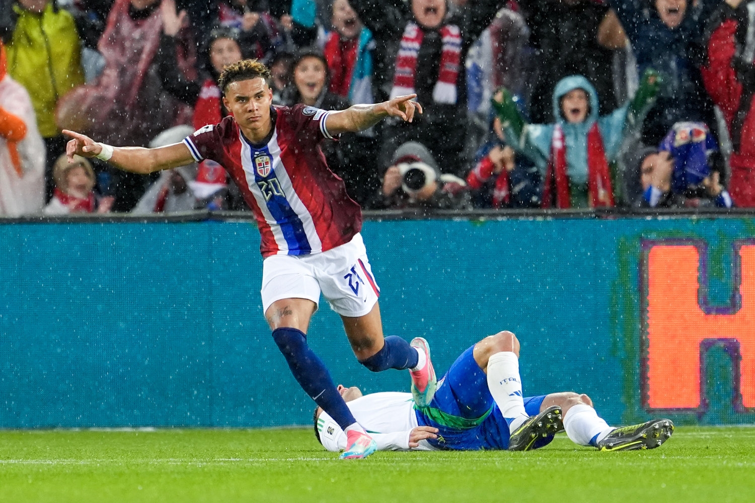 Nusa-magi da Norge knuste Italia 3-0 og tok et langt steg mot VM