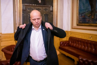 Lørdag møtes regjeringen til budsjettkonferanse. – Vi skal gjøre grep som både får ned sosiale og geografiske forskjeller, sier finansminister Trygve Slagsvold Vedum (Sp).