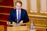 – Vi kan ikke akseptere at personer som unndrar seg militærtjeneste får beskyttelse i Norge, sier Erlend Wiborg (Frp).