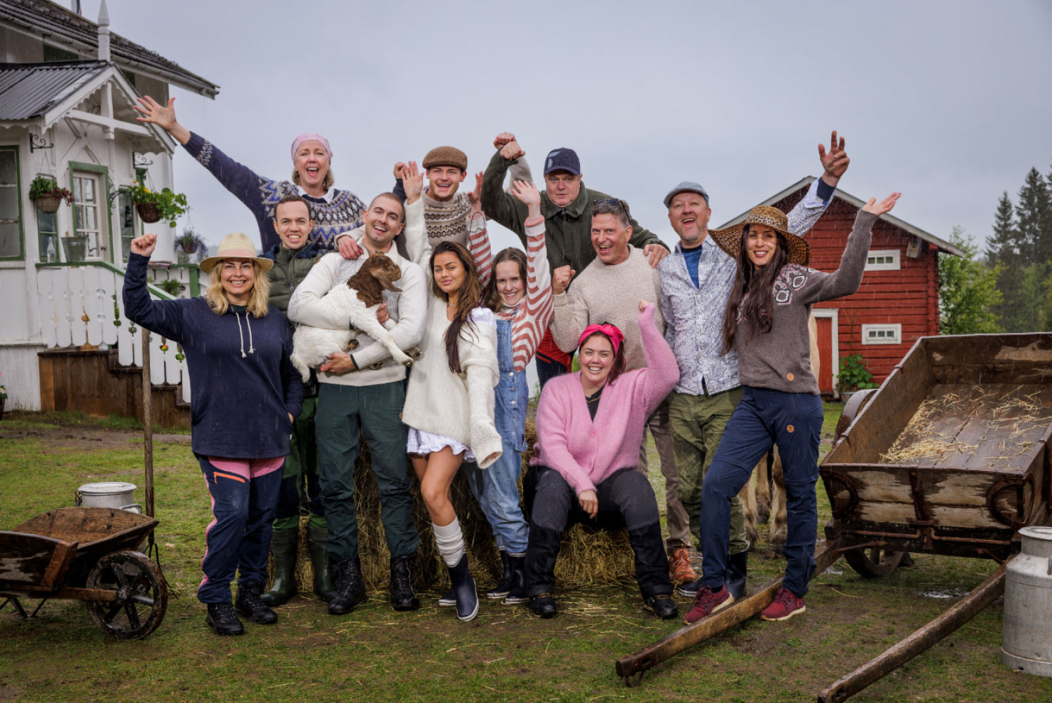 FARMEN KJENDIS 2023: Elin Tvedt (f.v.), Aslak Maurstad, Marit Adeleide Andreassen, Christopher Mørch Husby, Aleksander Stenfeldt Sæterstøl, Sofie Karlstad, Ingrid Vik Lysne, Espen PA Lervaag, Ørnulf Høyer, Malin Nesvoll Vangsnes, Trond Moi og Lina Adampour.